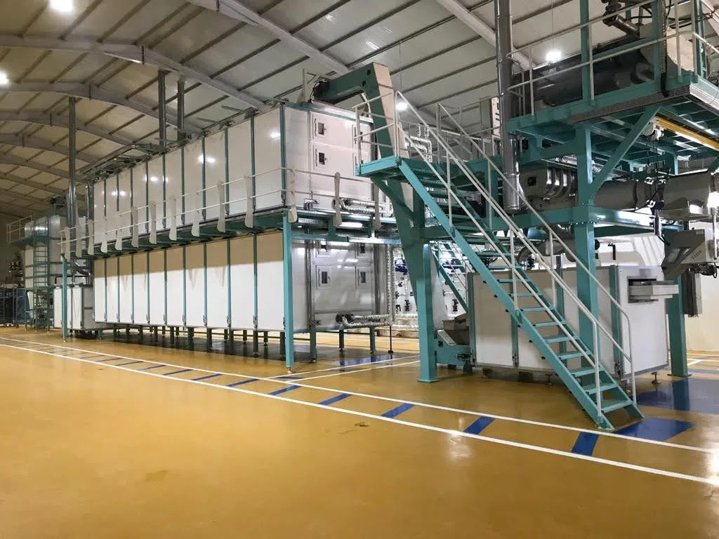 Primeira fábrica — 2020: Vista de uma linha de produção de massas curtas de 600 kg/h instalada